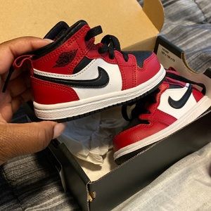 Infant Sneakers - 5c